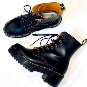Dr.Martens- LEONA WOMEN'S VINTAGE SMOOTH LEATHER HEELED BOOTS